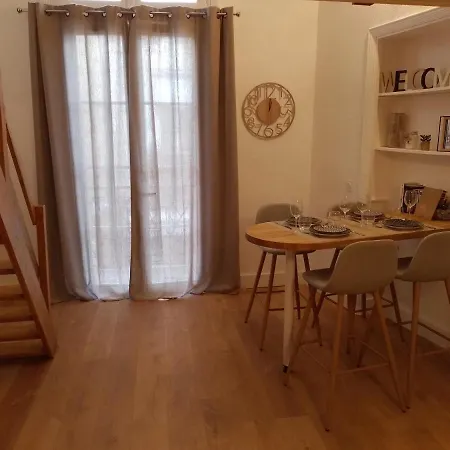 Mezzanine Hyper Centre, Au Pied Du Castillet * Περπινιάν