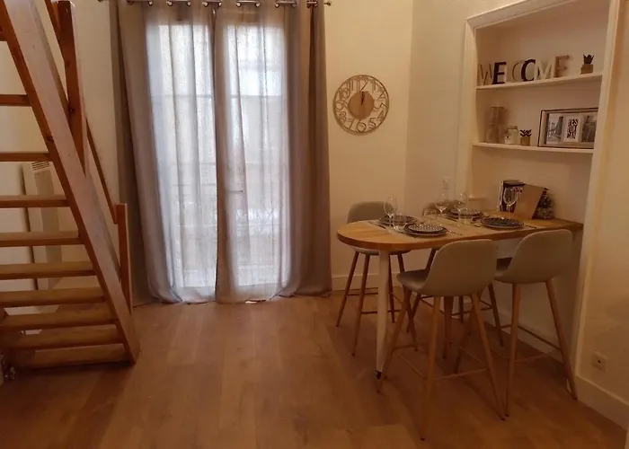 Mezzanine Hyper Centre, Au Pied Du Castillet * Περπινιάν